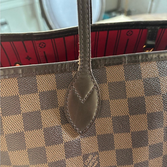 Authentic Louis Vuitton Neverful GM - Picture 6 of 10